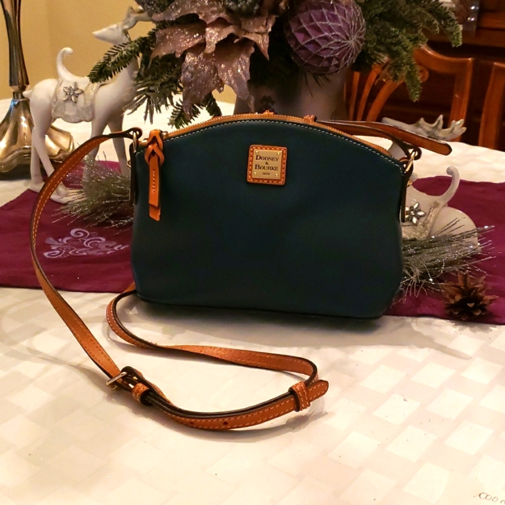 Dooney and Bourke Crossbody bag